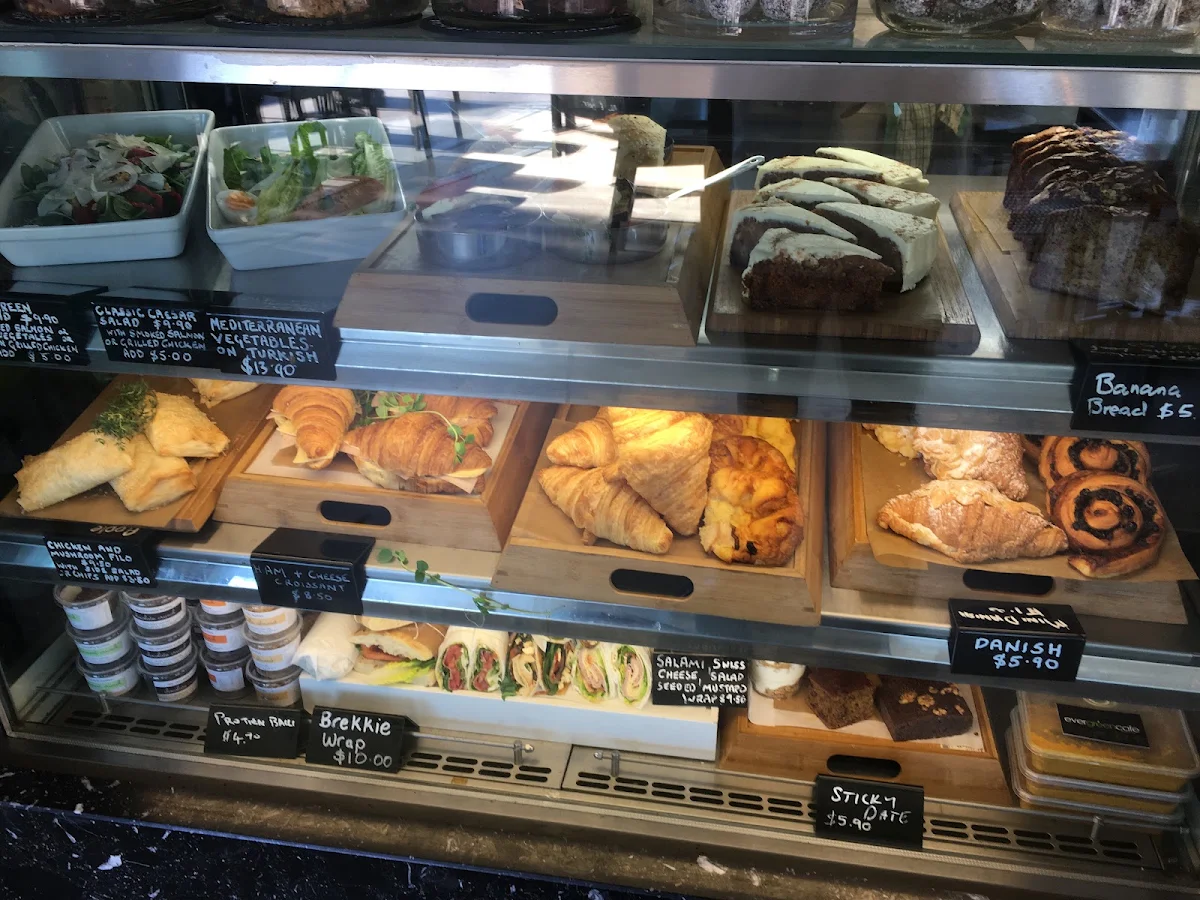 Vibe, Evergreen Cafe