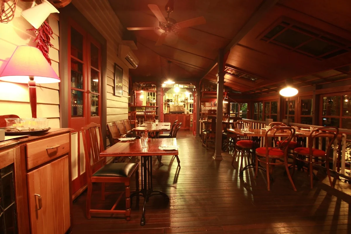 Vibe, La Scarpetta Trattoria