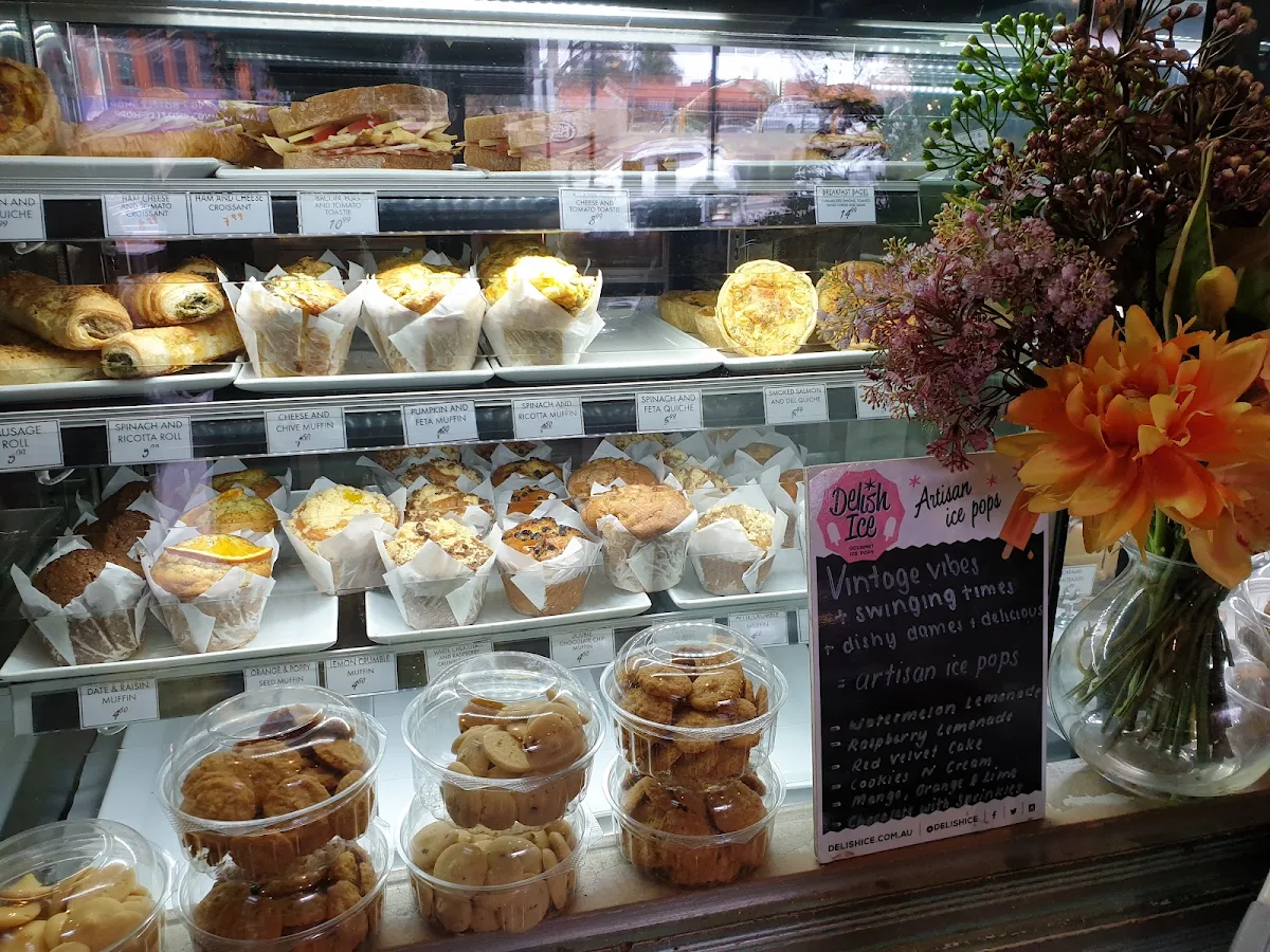Vibe, FIEND MERCHANTS - artisanal coffee, breakfast, raw treats, brunch, smoothies, pastries