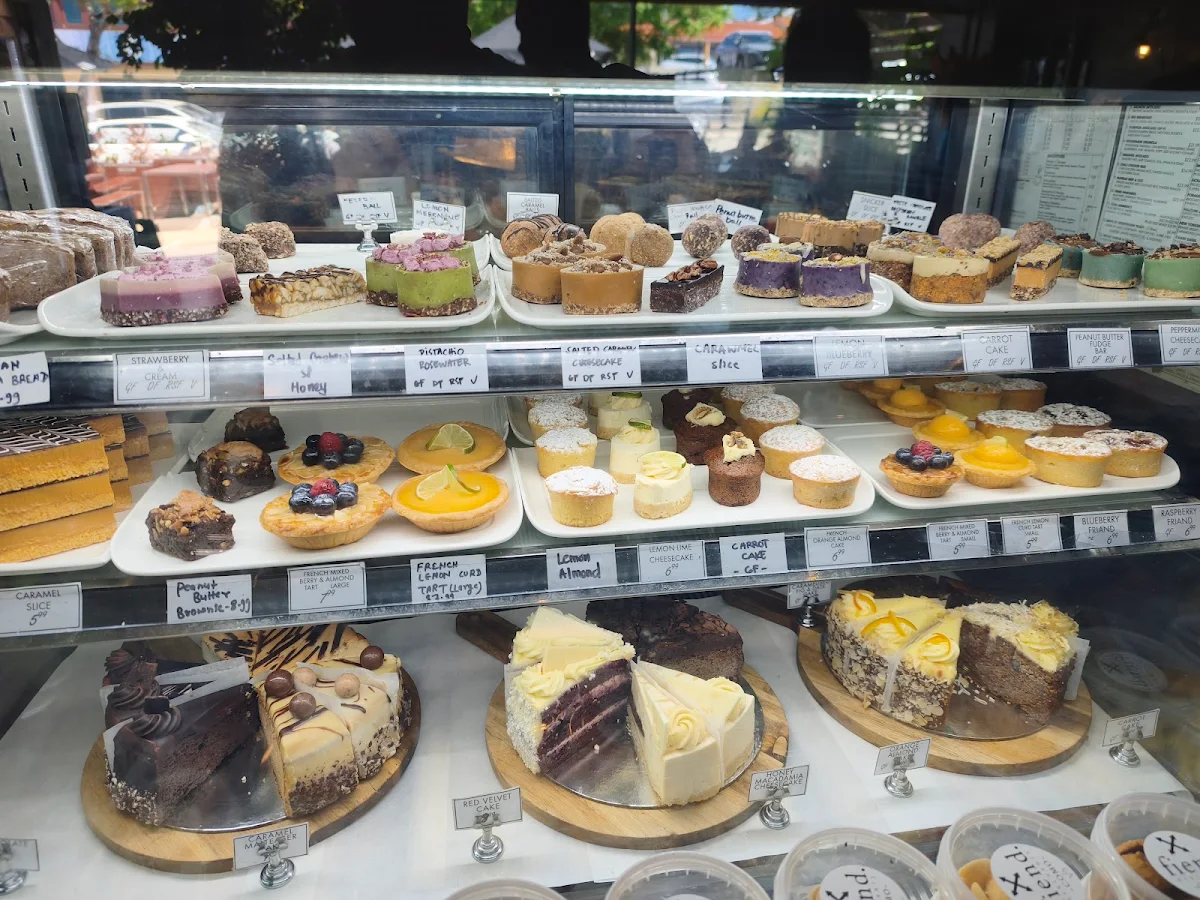 Vibe, FIEND MERCHANTS - artisanal coffee, breakfast, raw treats, brunch, smoothies, pastries