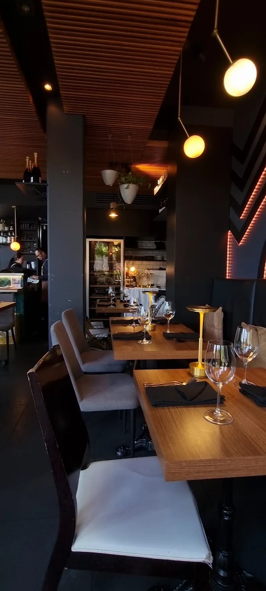 Vibe, VON Thai