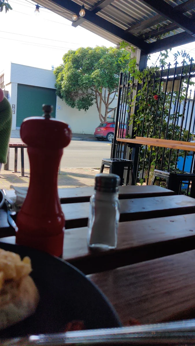 Vibe, Kent Town Burgers