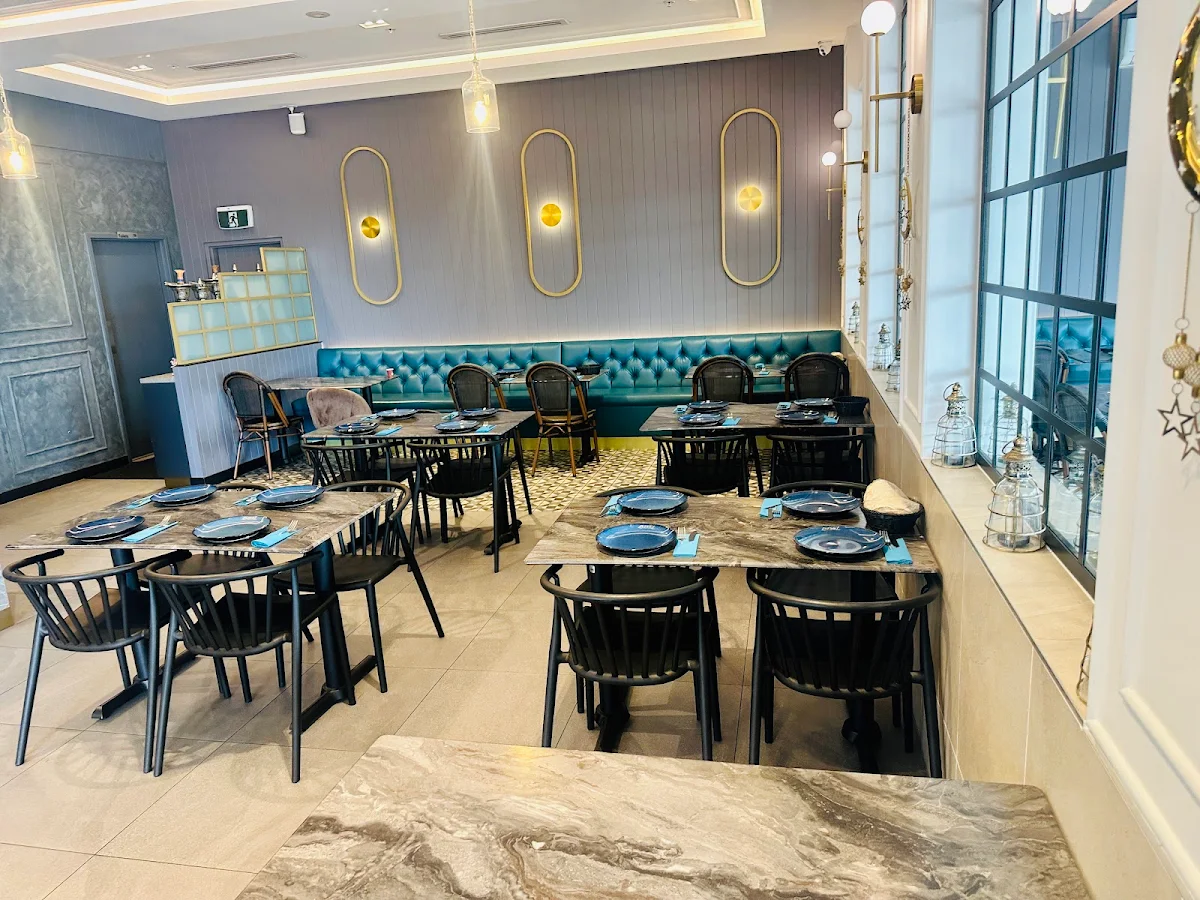 Vibe, Lazeez Lebanese Cuisine
