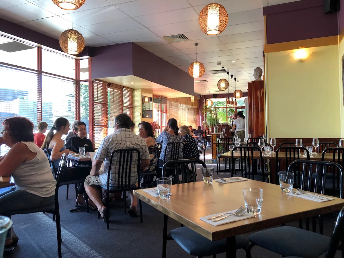 Vibe, enTHAIced Thai Restaurant