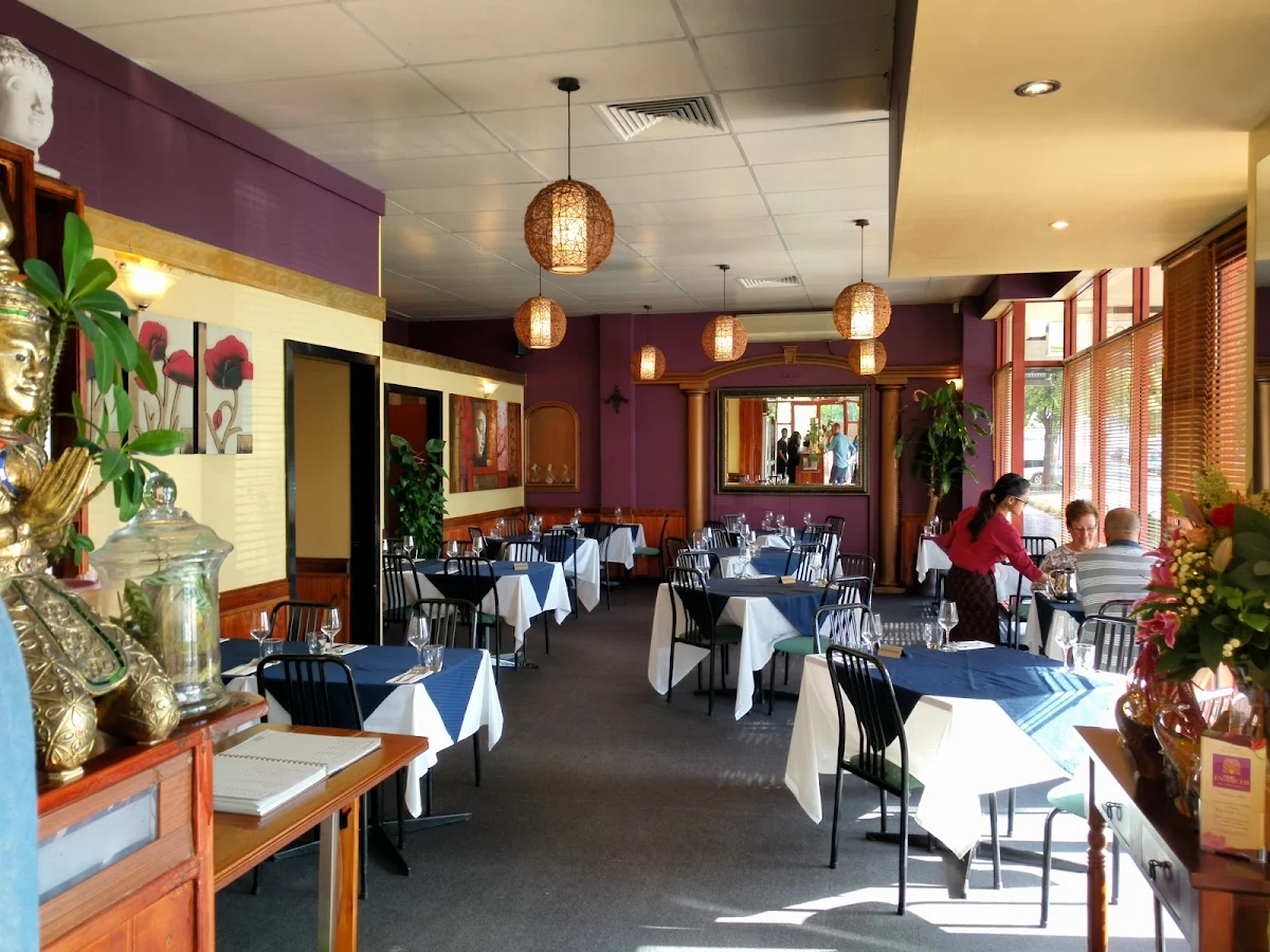 Vibe, enTHAIced Thai Restaurant
