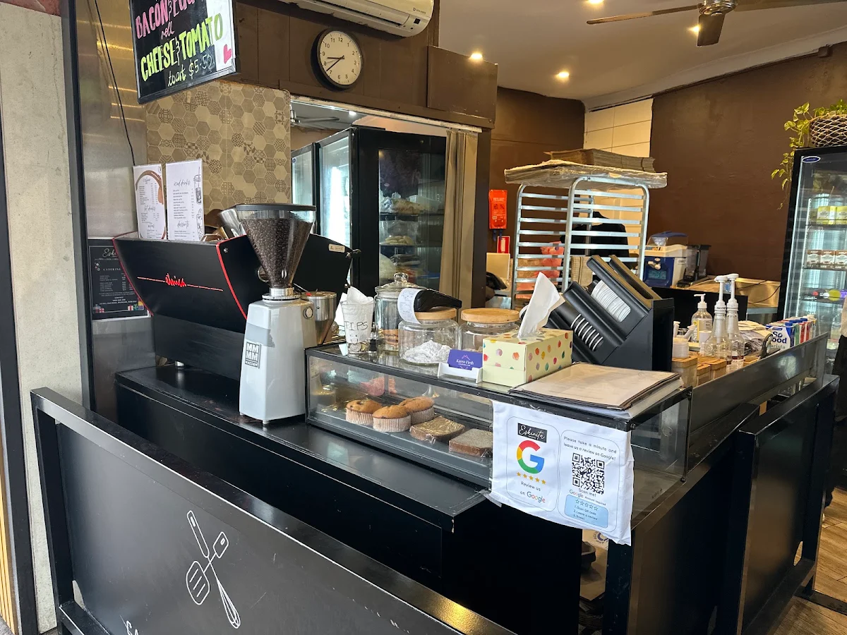 Vibe, Sunny Corner Cafe