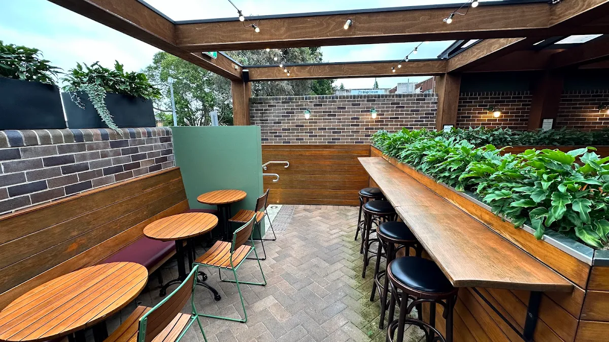 Vibe, Crossways Hotel