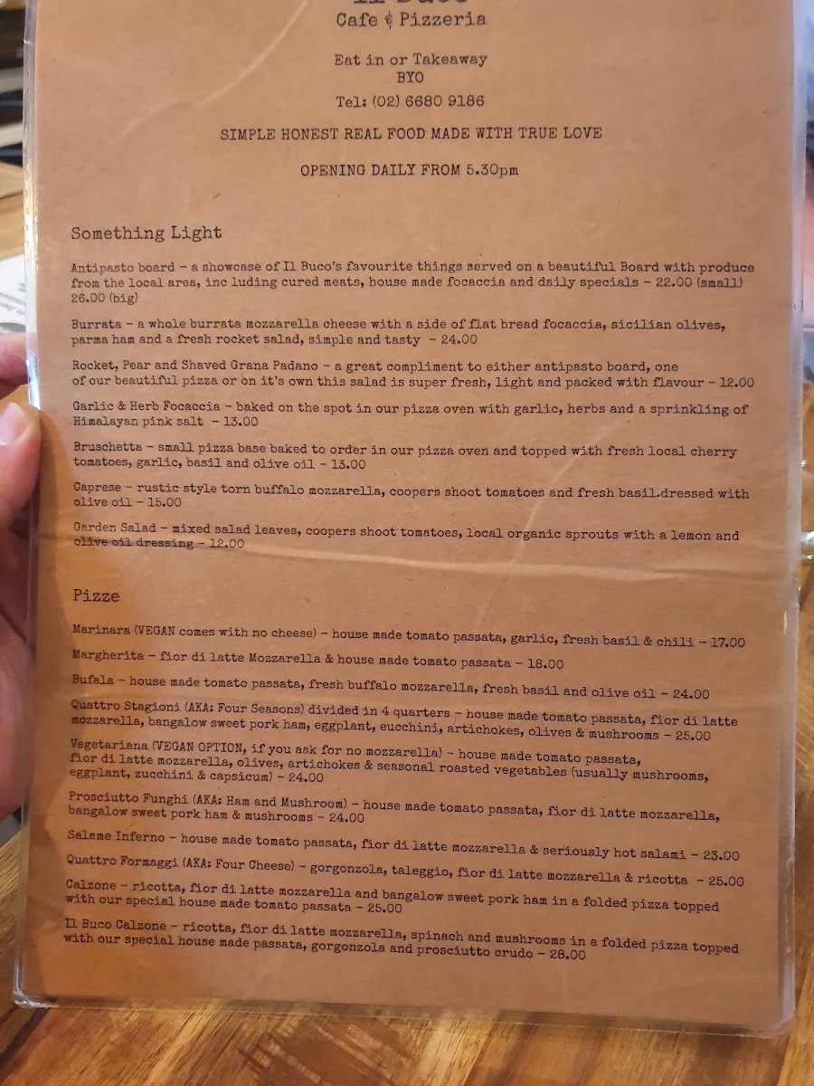 Menu, Il Buco Cafe & Pizzeria