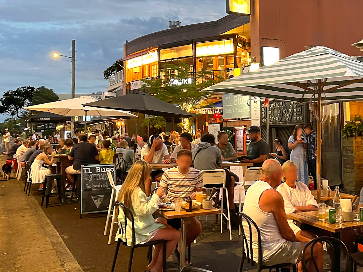 Vibe, Il Buco Cafe & Pizzeria
