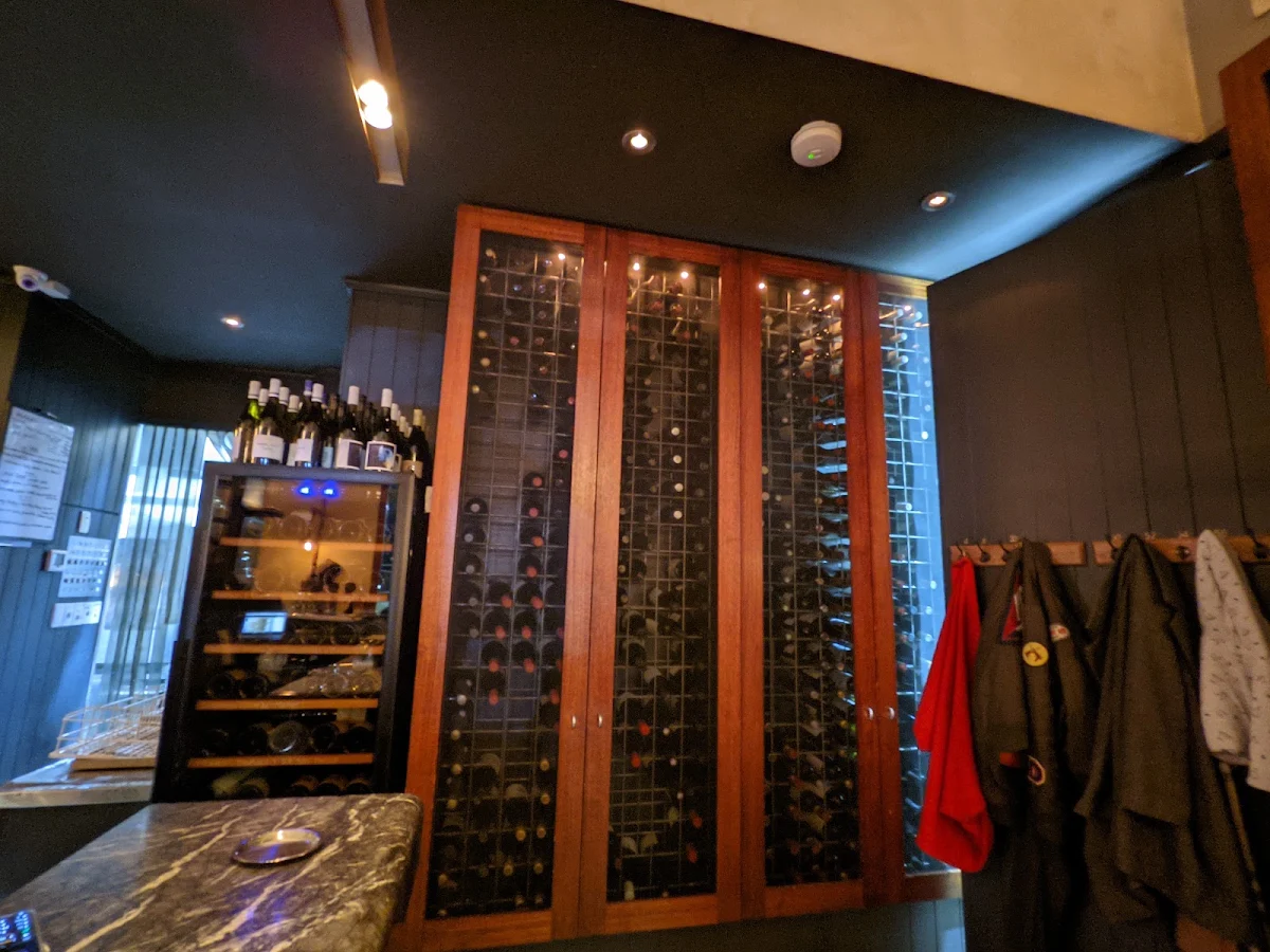 Vibe, Bistro Gitan