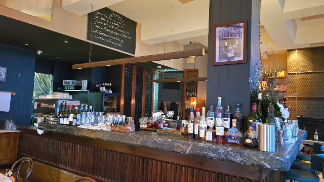 Vibe, Bistro Gitan