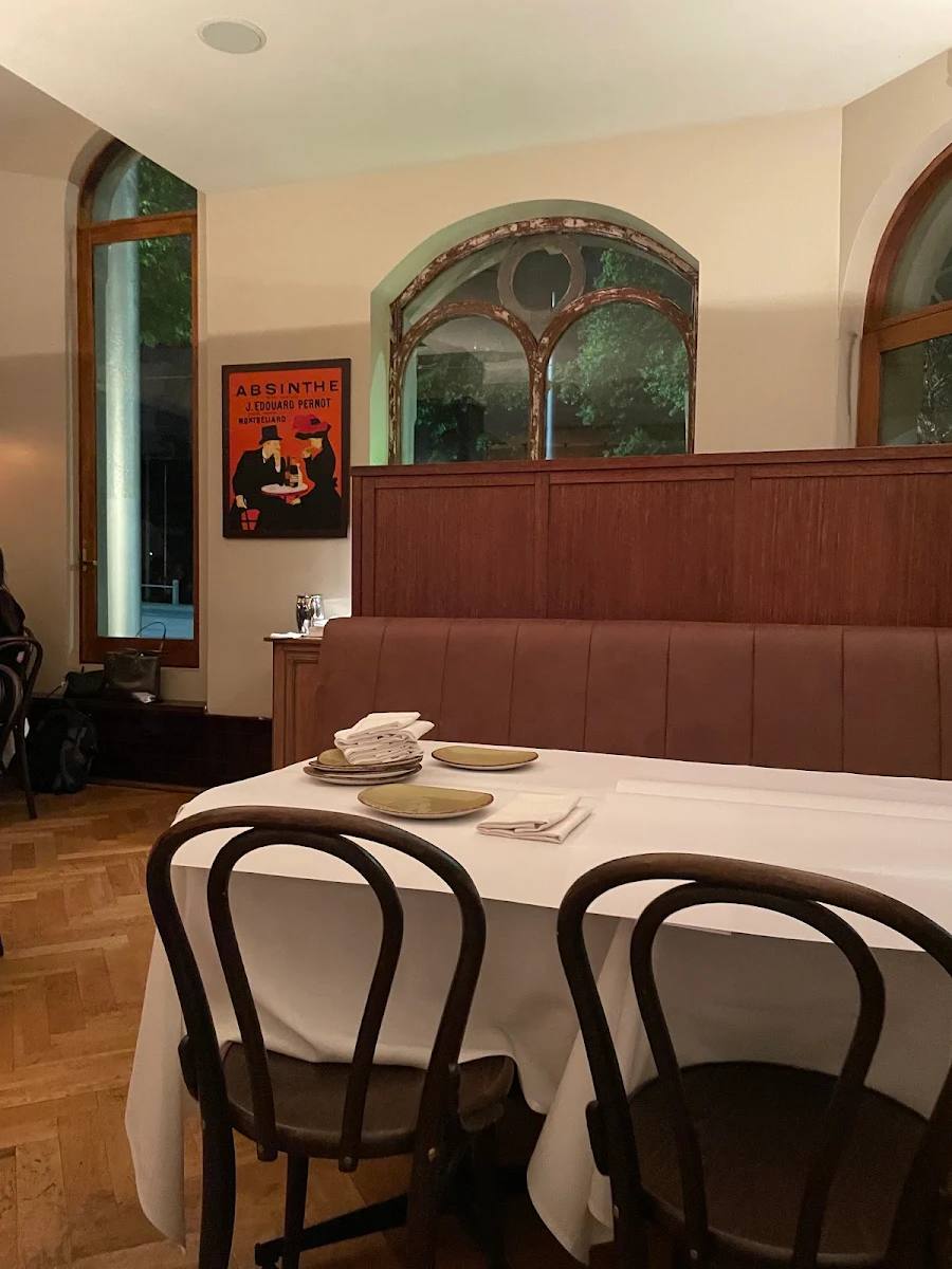 Vibe, Bistro Gitan
