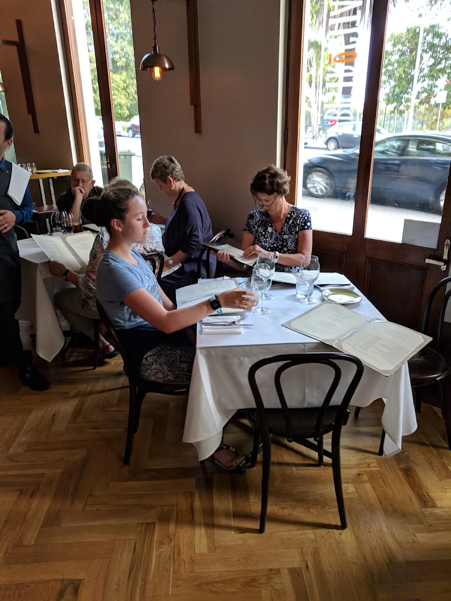 Vibe, Bistro Gitan