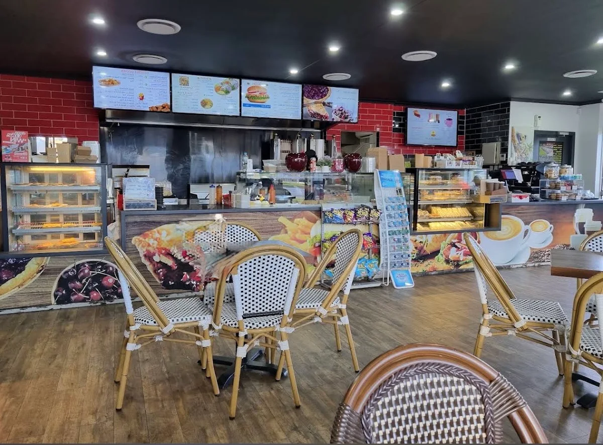 Vibe, Cherry Pie Café Kebab & Burger