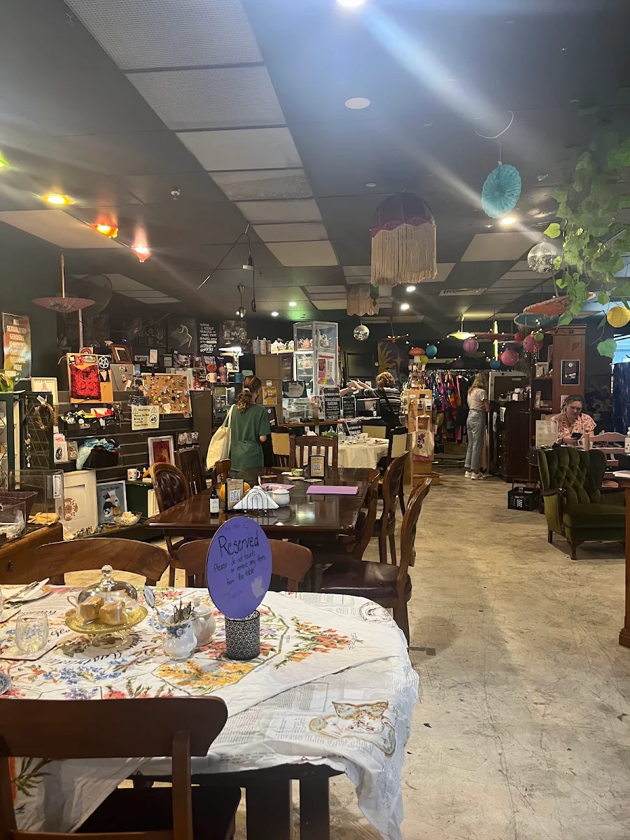 Vibe, Three of Cups Teahouse
