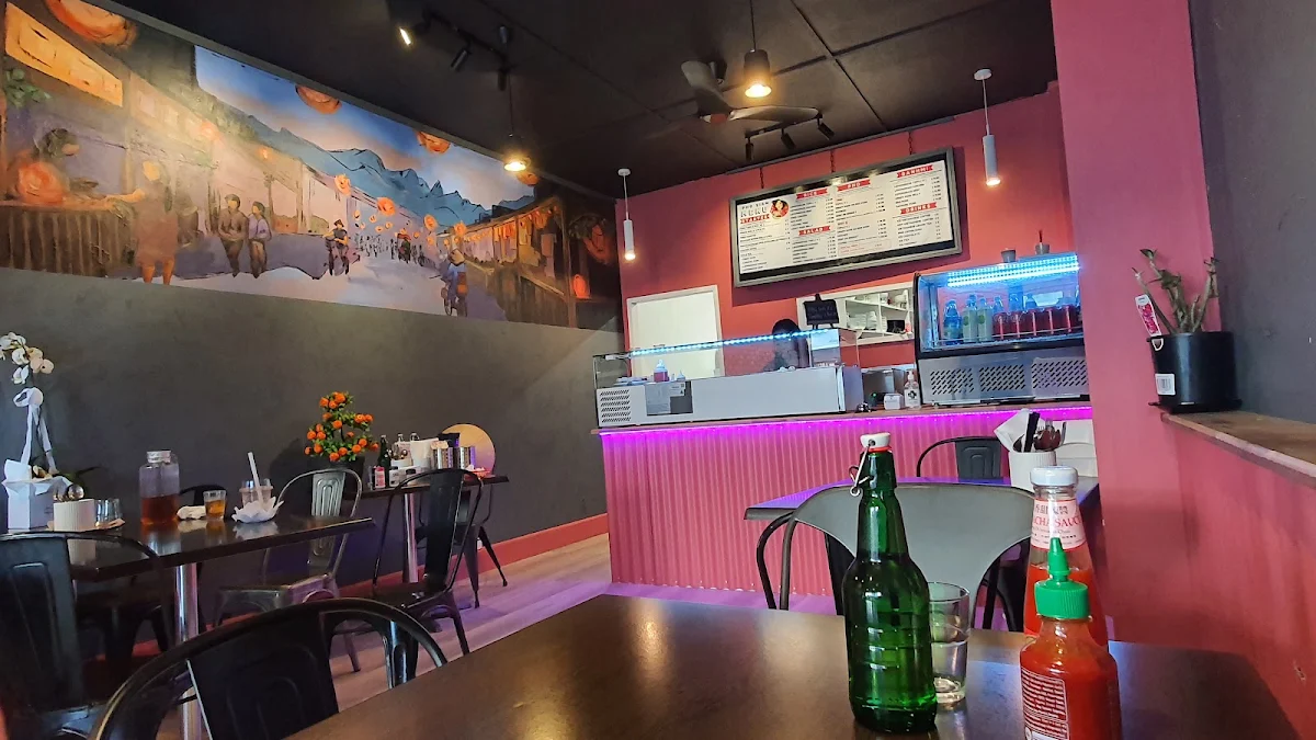 Vibe, Pho Siam