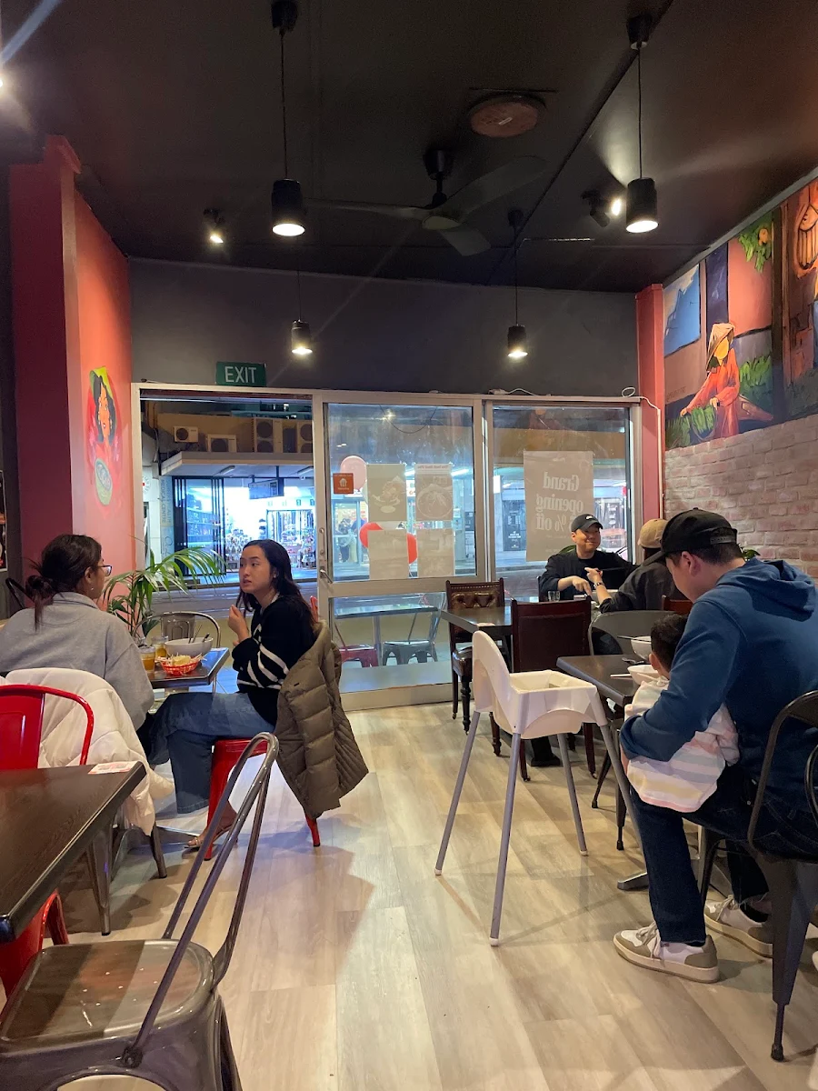 Vibe, Pho Siam