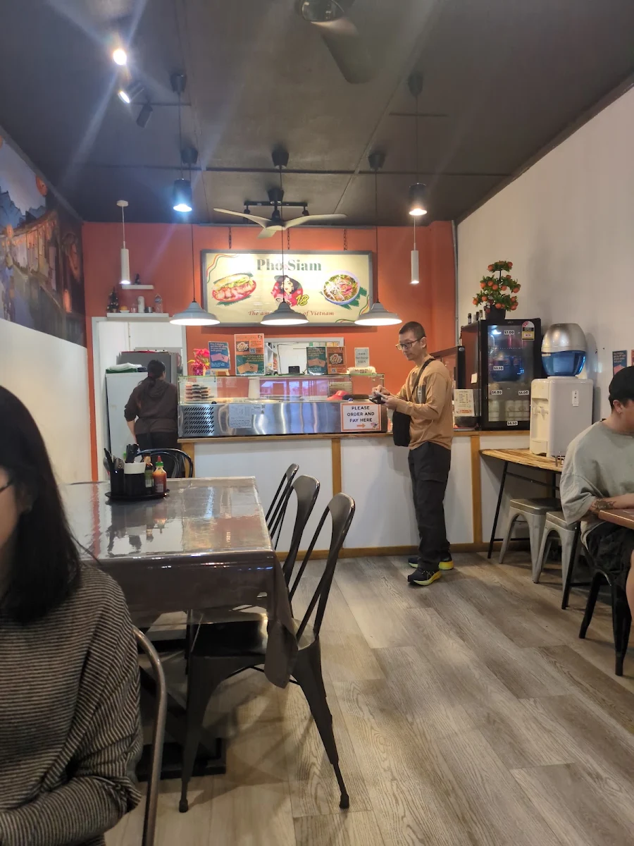 Vibe, Pho Siam