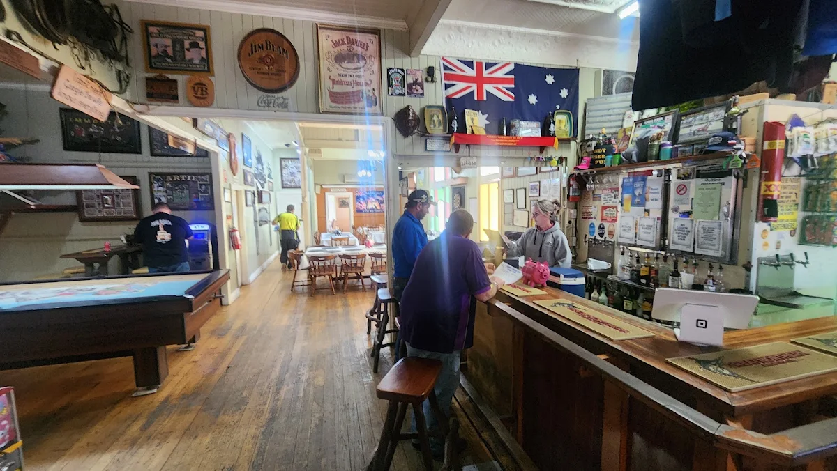 Vibe, Sandy Creek Pub
