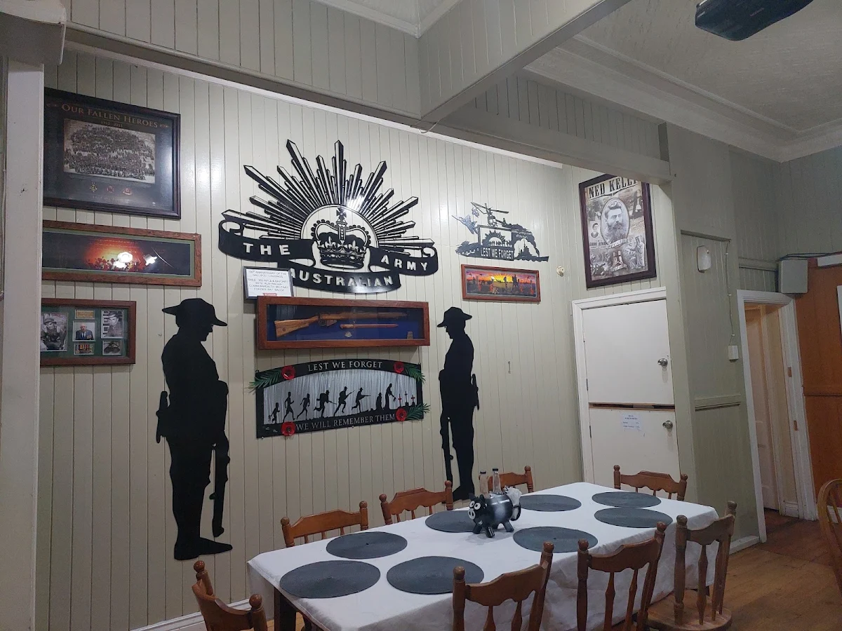 Vibe, Sandy Creek Pub