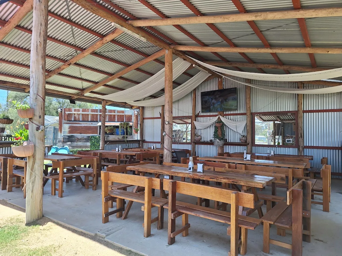 Vibe, Sandy Creek Pub