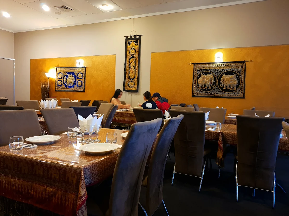 Vibe, Simply Thai Restaurant
