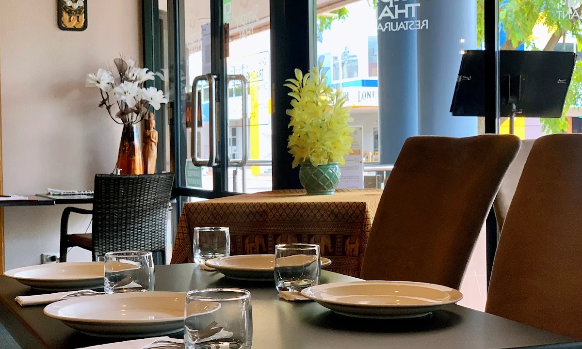 Vibe, Simply Thai Restaurant
