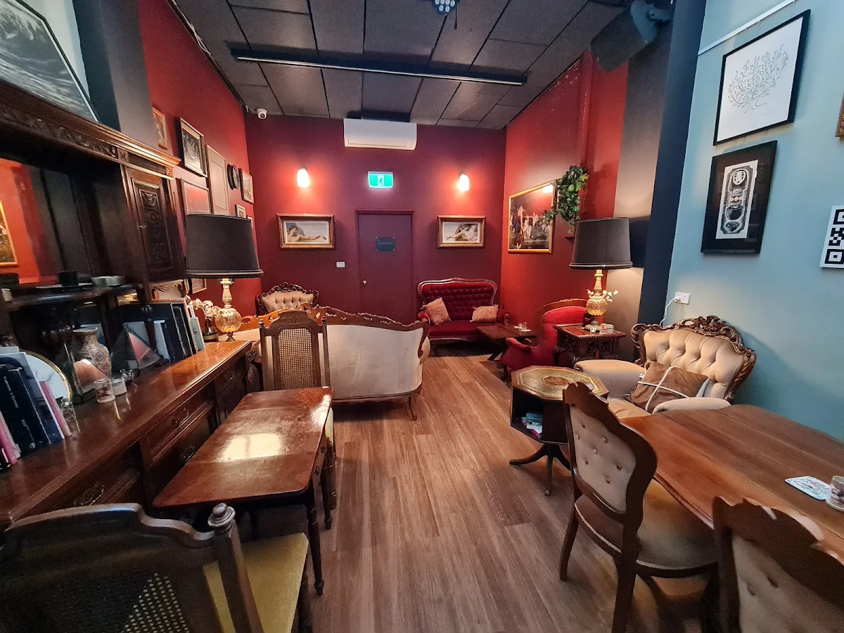 Vibe, Cyrus Artlounge
