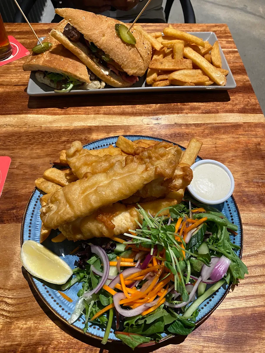 Food & drink, Valencia Bar and Grill