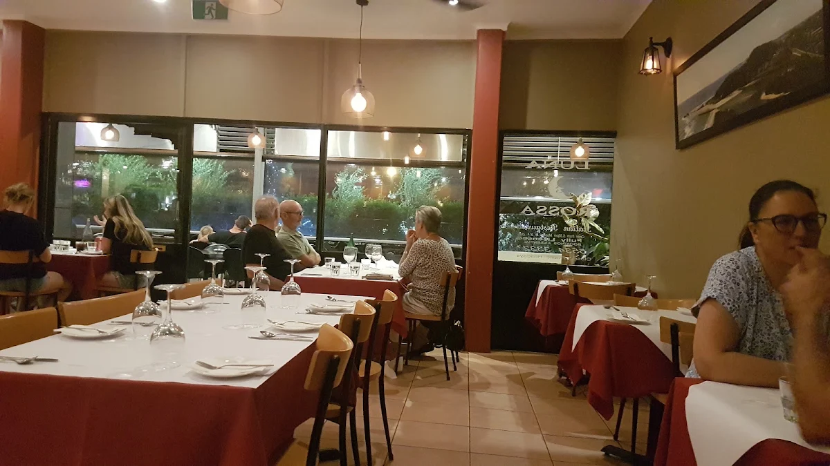 Vibe, Luna Rossa Italian Restaurant