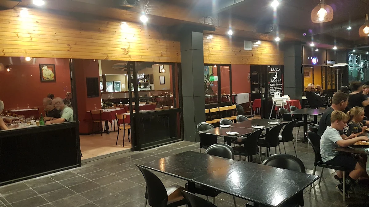 Vibe, Luna Rossa Italian Restaurant