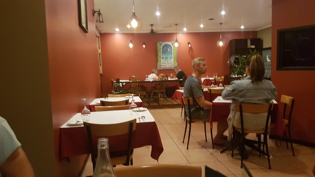 Vibe, Luna Rossa Italian Restaurant
