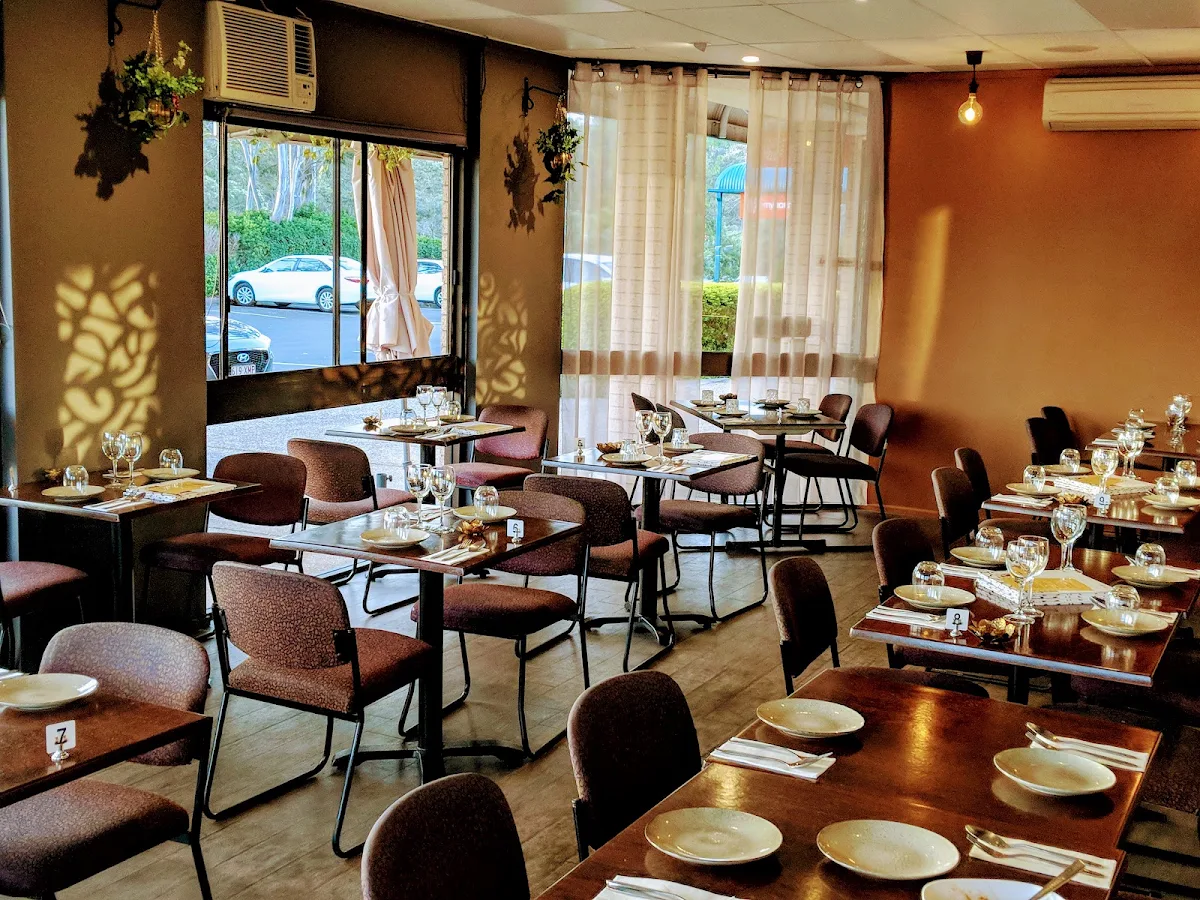 Vibe, Sit at Siam Thai Restaurant