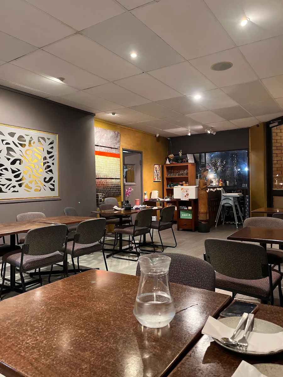Vibe, Sit at Siam Thai Restaurant