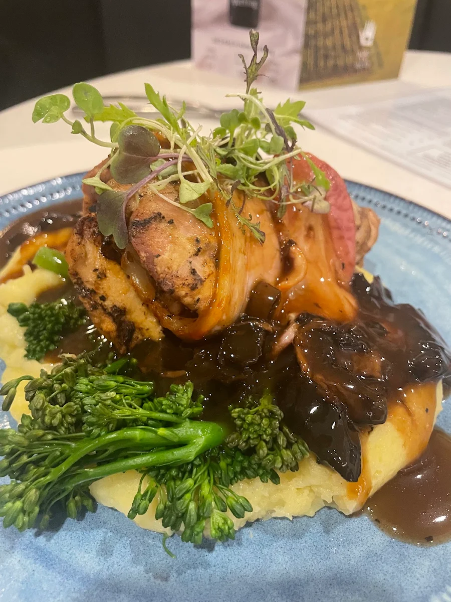 Food & drink, Settlers Tavern