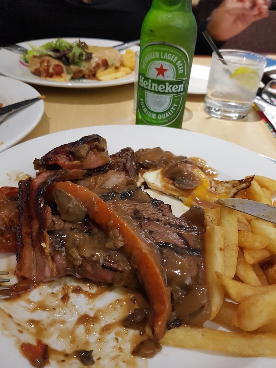 Food & drink, Settlers Tavern