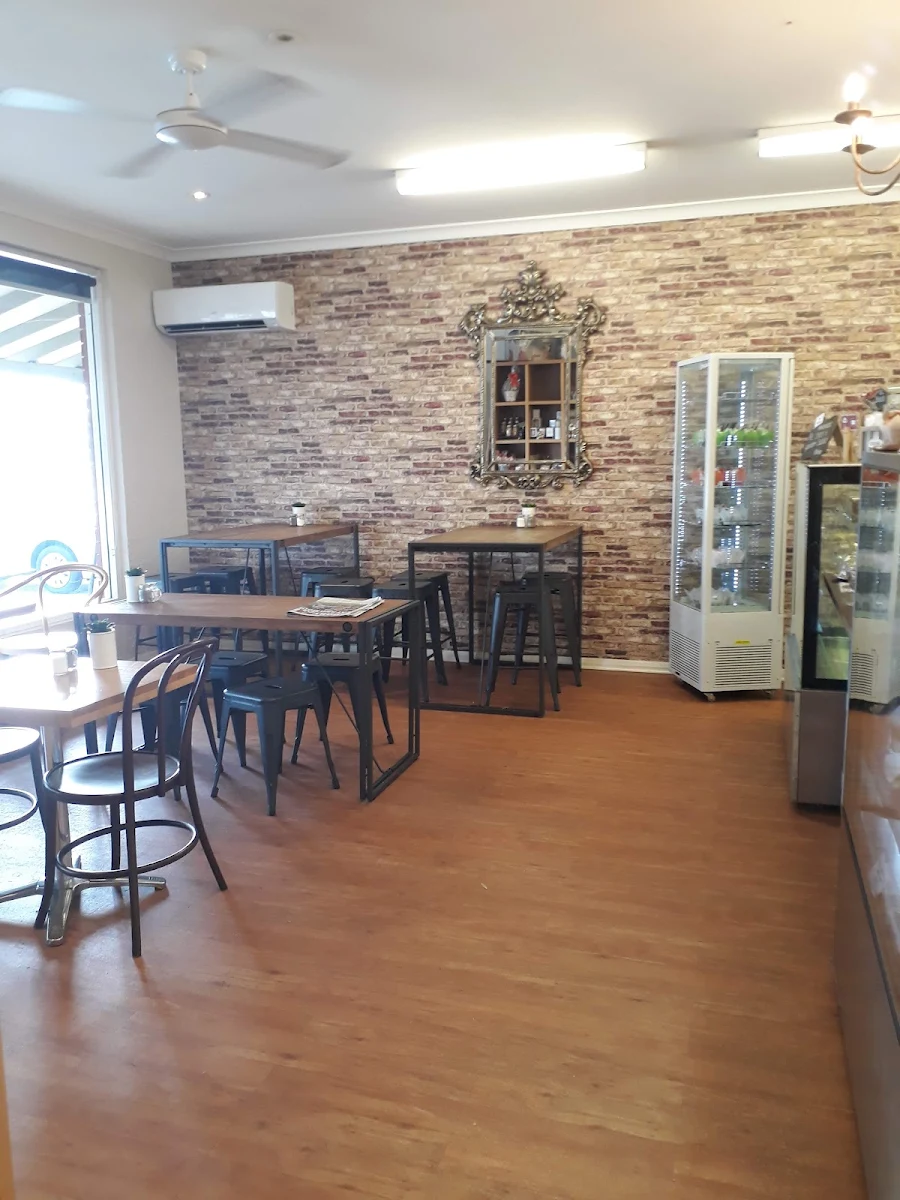 Vibe, Nando's Midland