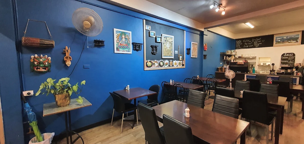 Vibe, Luniva MoMo Cafe Restaurant