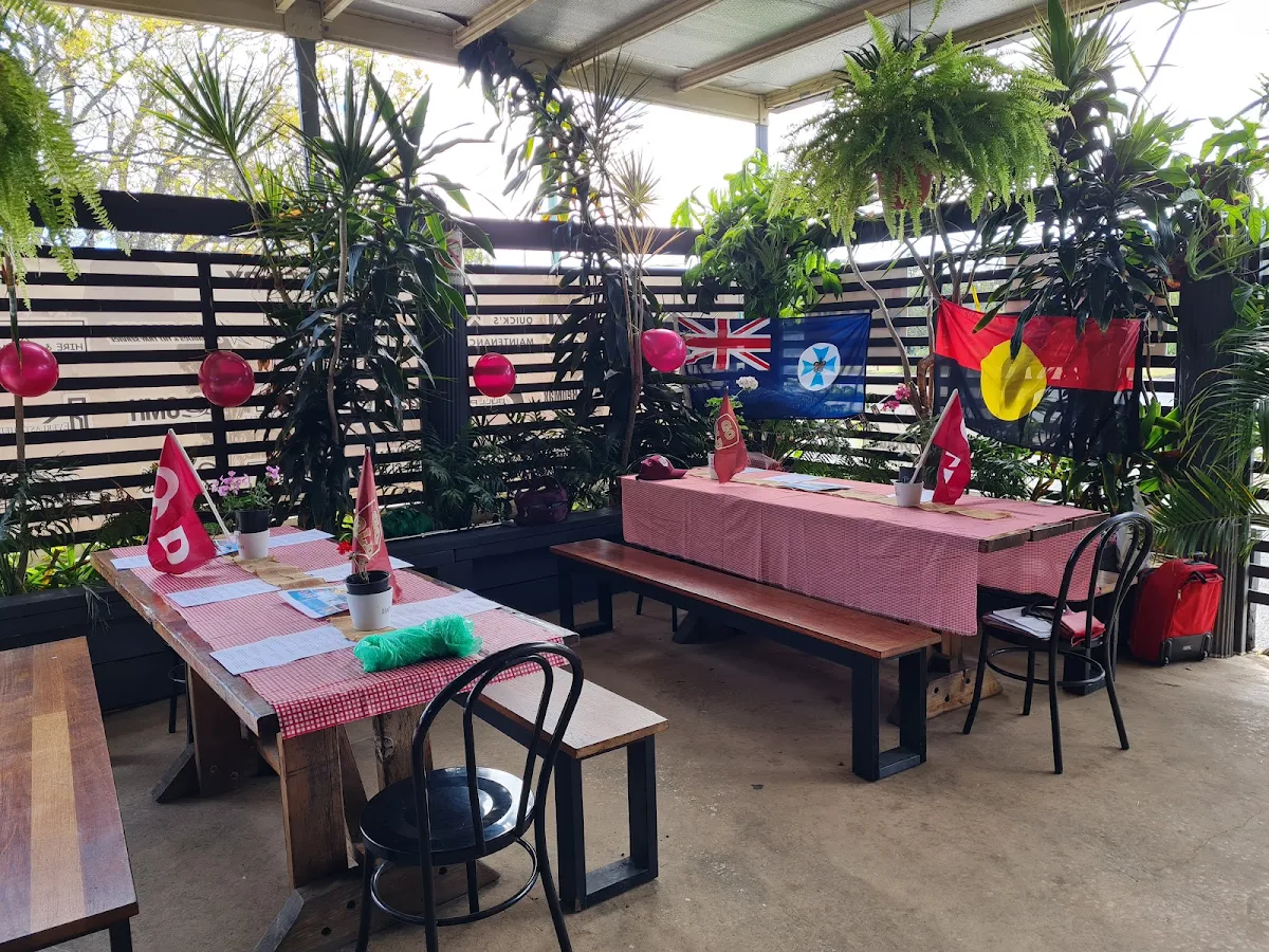 Vibe, The Peak Pub