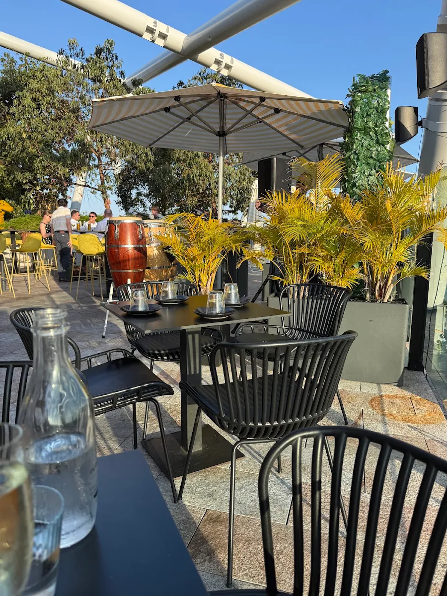 Vibe, SOKO Rooftop Bar & Restaurant