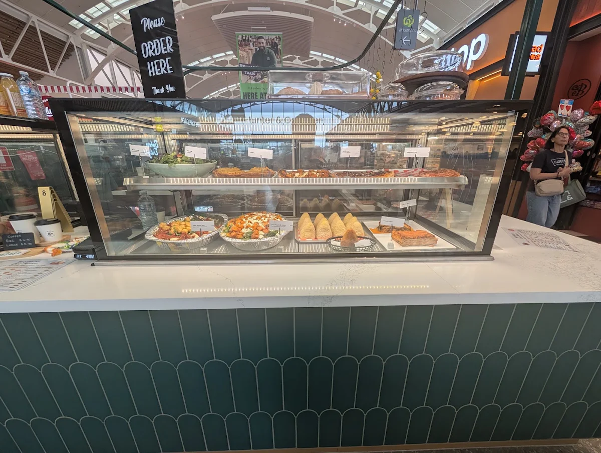 Vibe, The 3 Legs Cafe