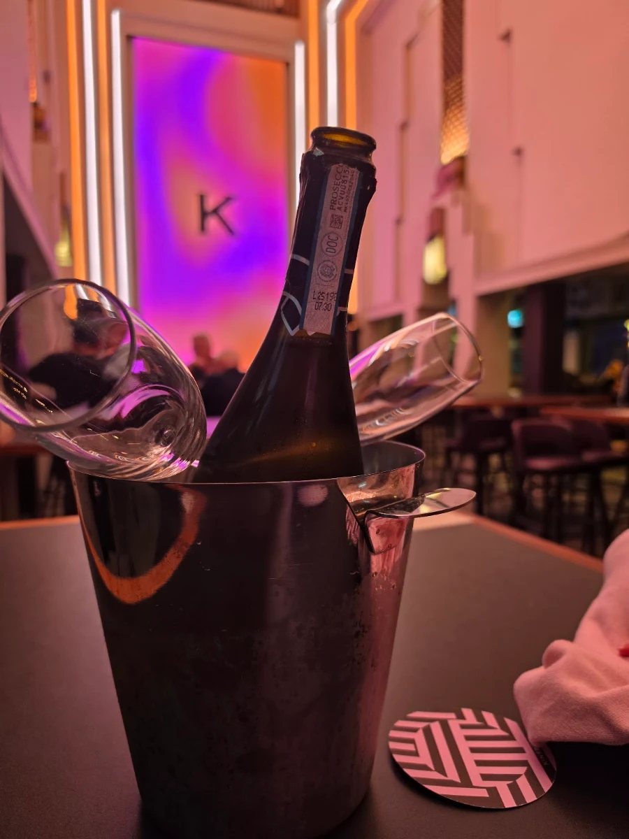 Food & drink, Kinselas Hotel