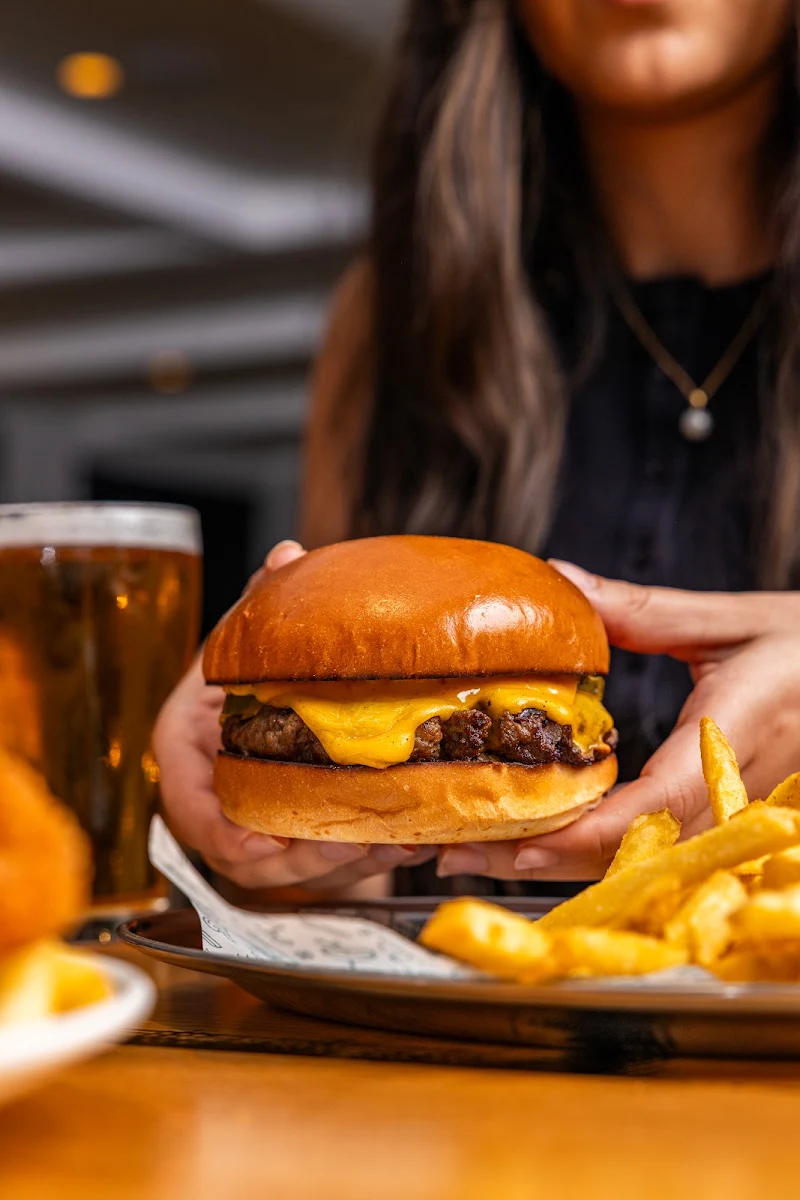 Food & drink, Kinselas Hotel