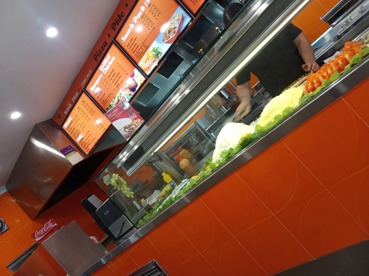 Vibe, Alis Kebab