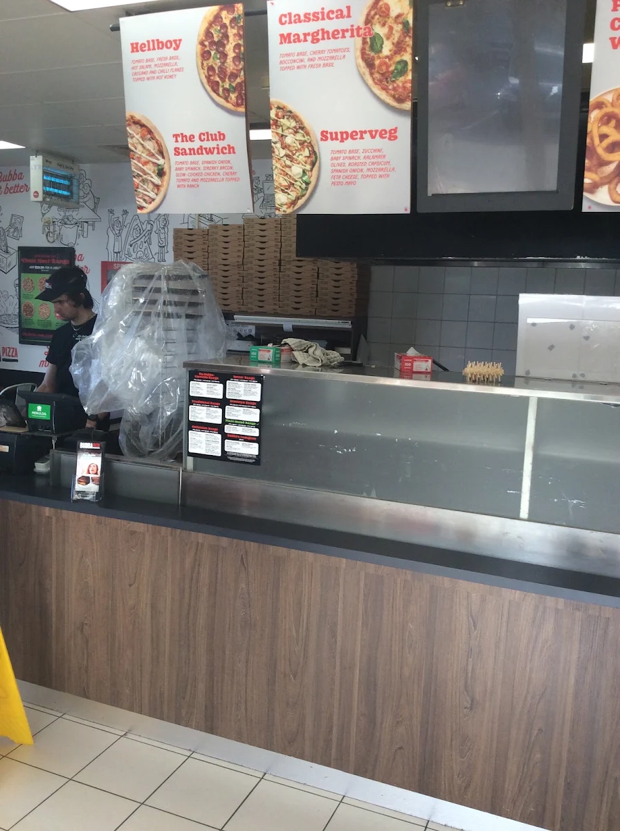 Vibe, Bubba Pizza