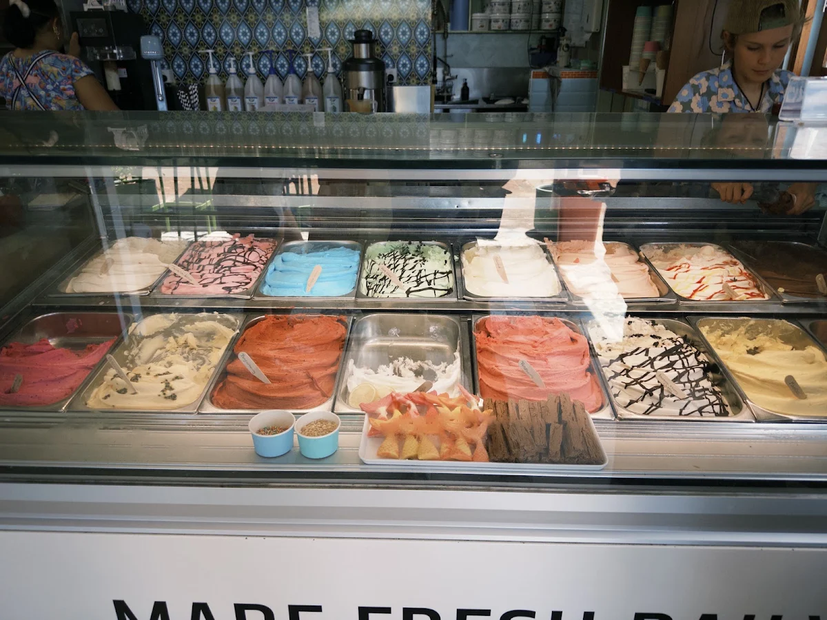 Vibe, Whale Tail Gelati & Coffee Bar