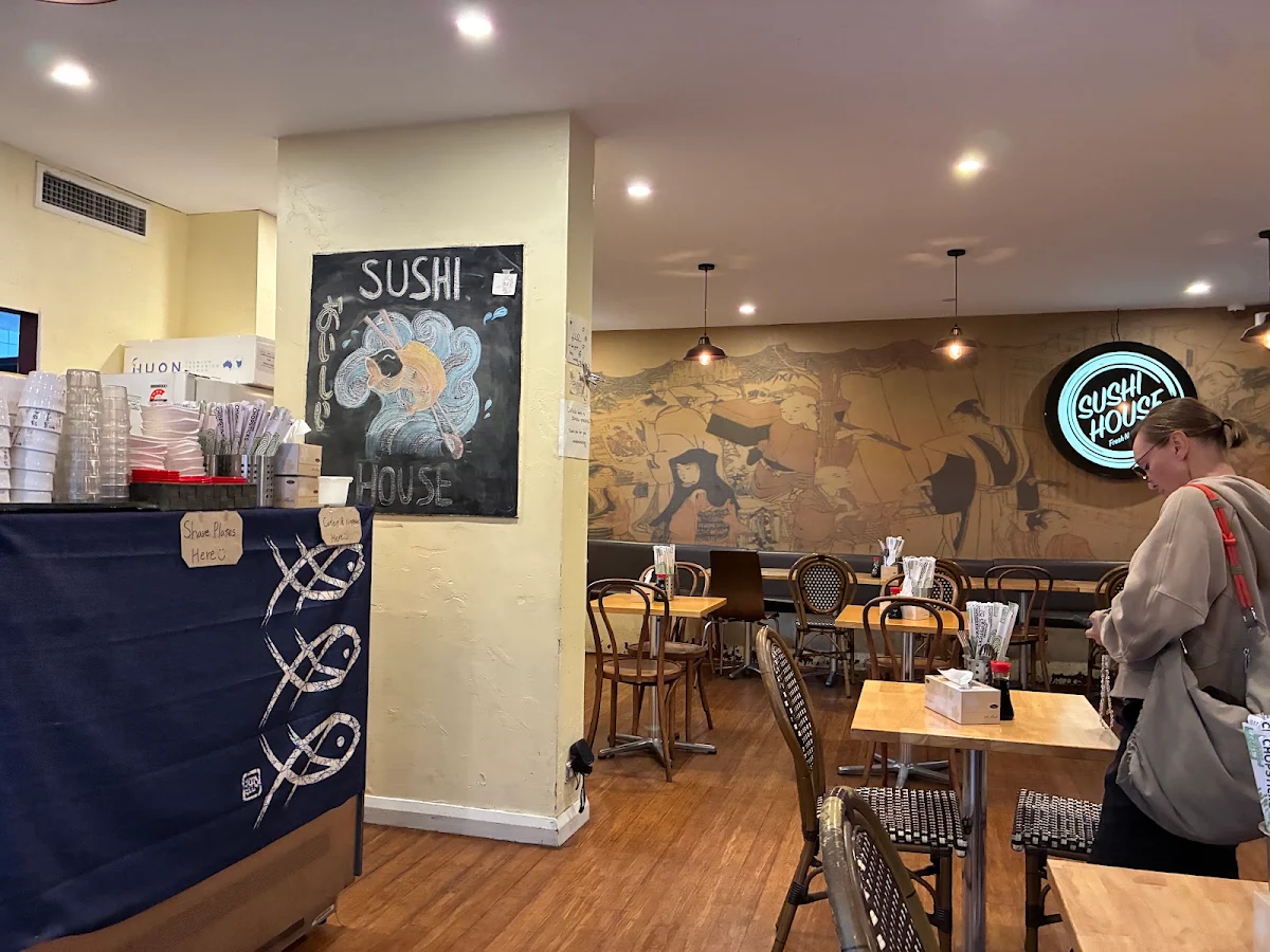 Vibe, Sushi House