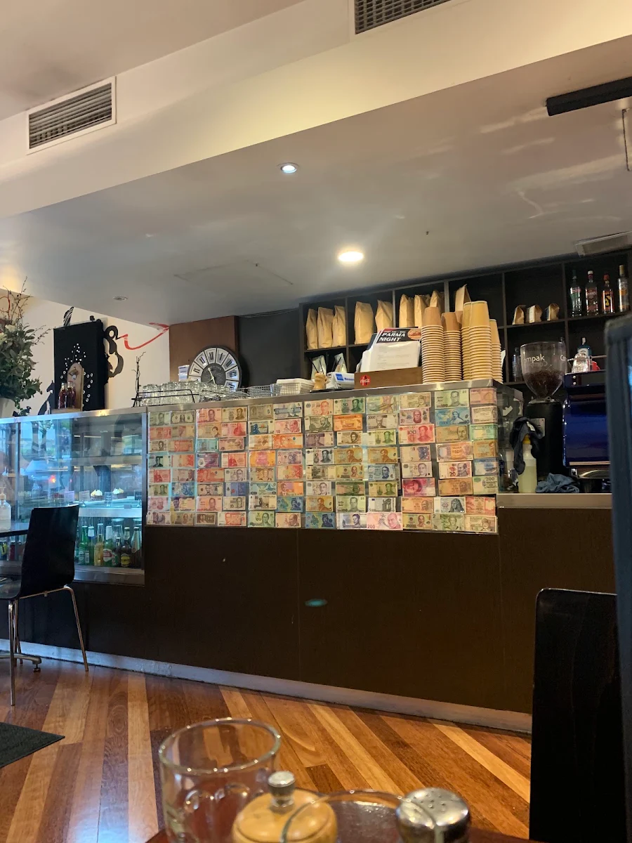 Vibe, RaceTrack Cafe
