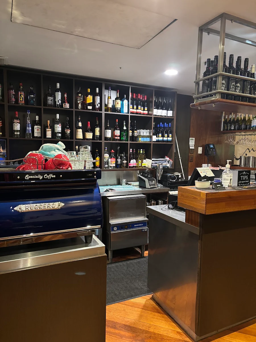 Vibe, RaceTrack Cafe