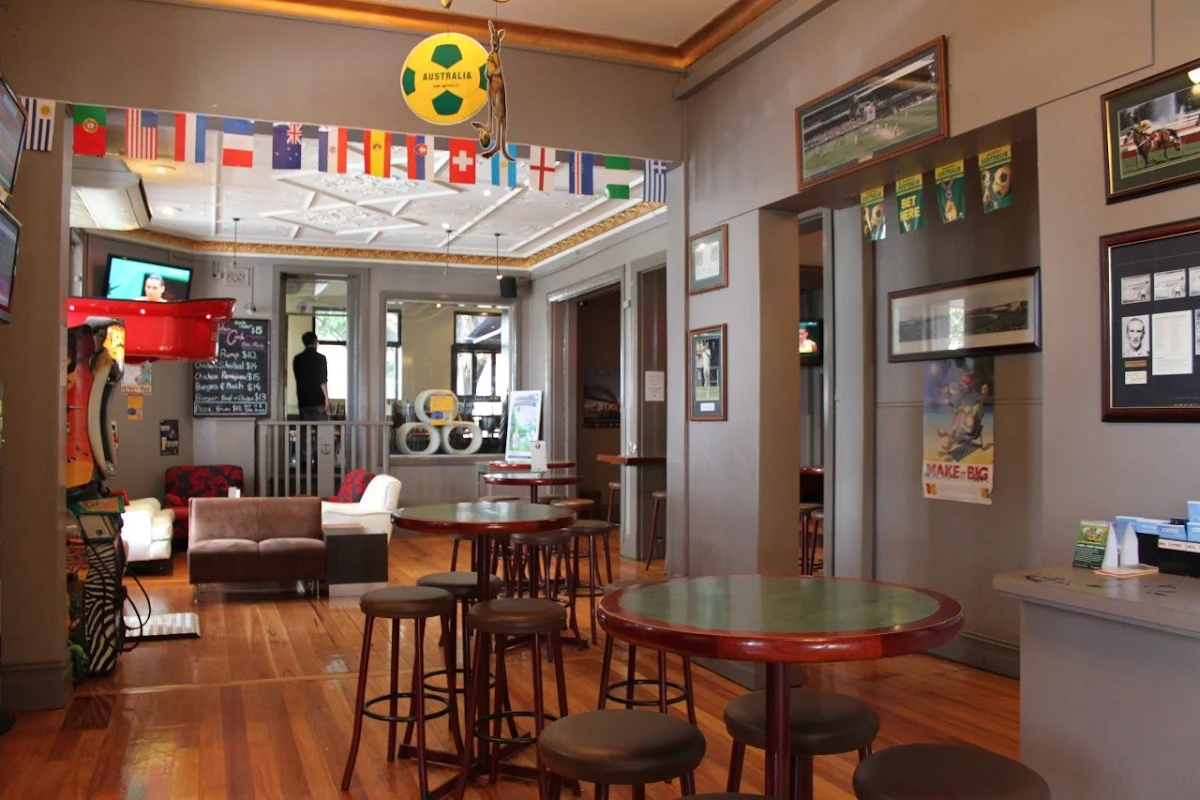 Vibe, Captain Cook Hotel Paddington
